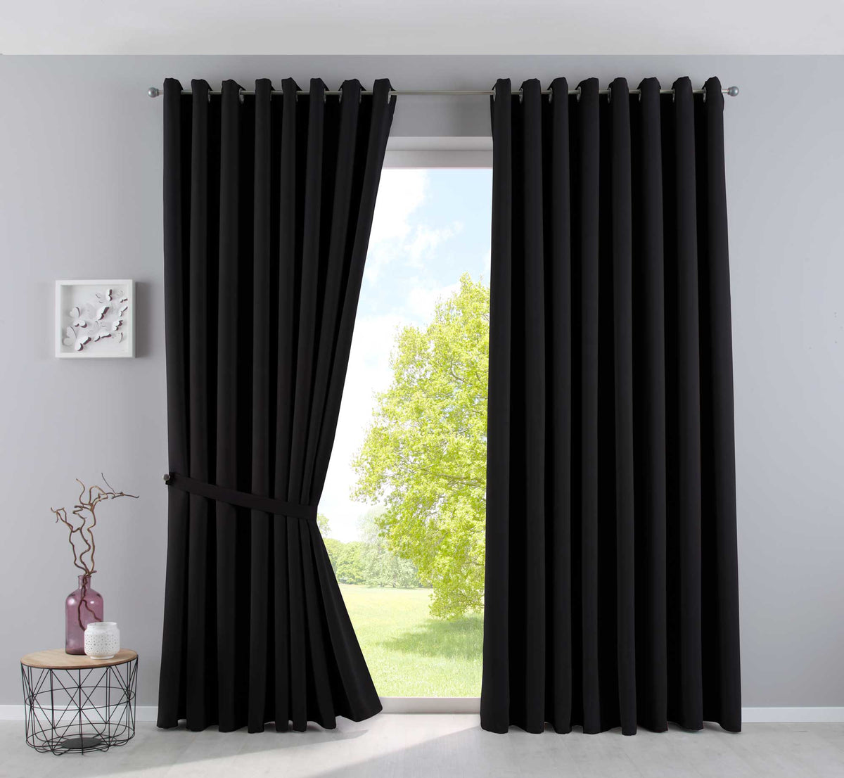 Vorhänge Blickdicht »NewYork« 2er-Pack Thermo-Gardinen Verdunkelungsvorhang Blackout Ösen schalldämmend UV-Schutz Raffhalter 201920600-2 Schwarz HxB 245x295 cm Vorhang Set 201920600-2schwarz-295_5852c95d-0a05-4d4a-a4f2-8a7ebe1f8c71 | girdainenbox.com