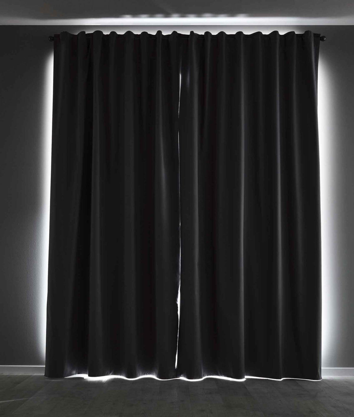 2er Set Verdunkelungsvorhänge Ösen Raffhalter 100% Verdunkelung Blackout »München Dark« Dreischichtige Bindung Fischgrätmuster 202410-2 Vorhang 202410verdunkelung_2_6d285b73-bf3a-4960-a2f8-508a93eb2c33 | girdainenbox.com