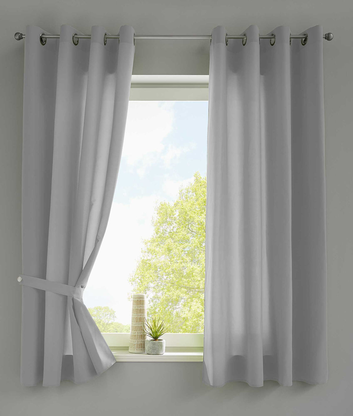 2er Set Vorhänge Schal Ösen »Berlin« Microsatin Lichtdurchlässig Uni Matt 20405N2 Grau HxB 145x140 cm Vorhang 20405N2grau-175 | girdainenbox.com