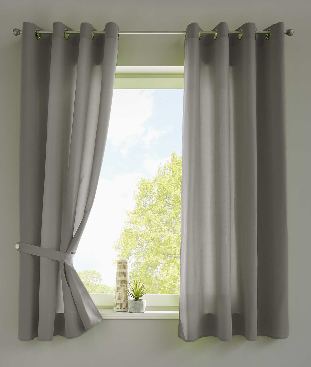 2er Set Vorhänge Schal Ösen »Berlin« Microsatin Lichtdurchlässig Uni Matt 20405N2 Hellgrau HxB 145x140 cm Vorhang 20405N2hellgrau-175 | girdainenbox.com
