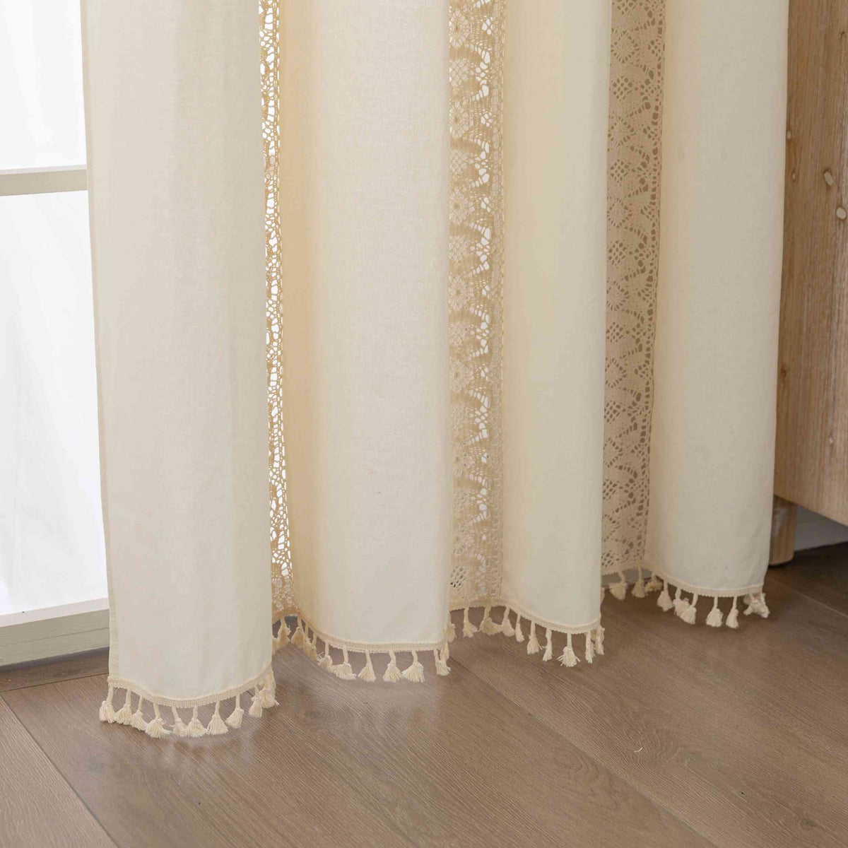 2er Set Vorhang Ösen »Osaka« HxB 245x140 cm Creme 100% Baumwolle Linenlook Makrameespitze Bommeln Raffhalter Gardinen Vorhang 3F3A7209_b97ff87c-2da8-4acb-ba7c-8482aebb08a8 | girdainenbox.com