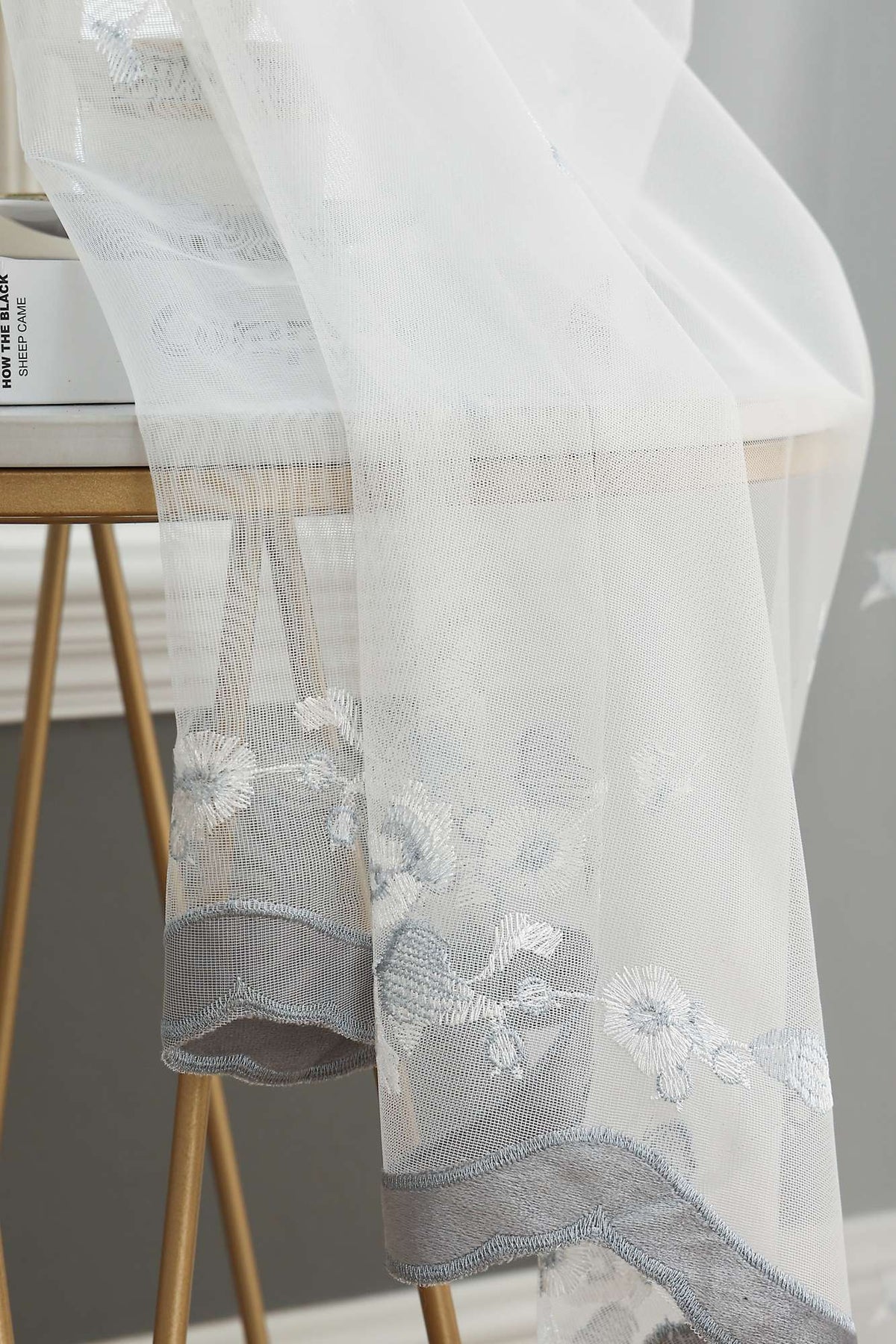 Gardine Raschel Stickerei Design »Florenz« Multiband für Gardinenschiene und Gardinenstange Elegante Fensterdekoration 2023200 Gardinenschal 593A0205 | girdainenbox.com
