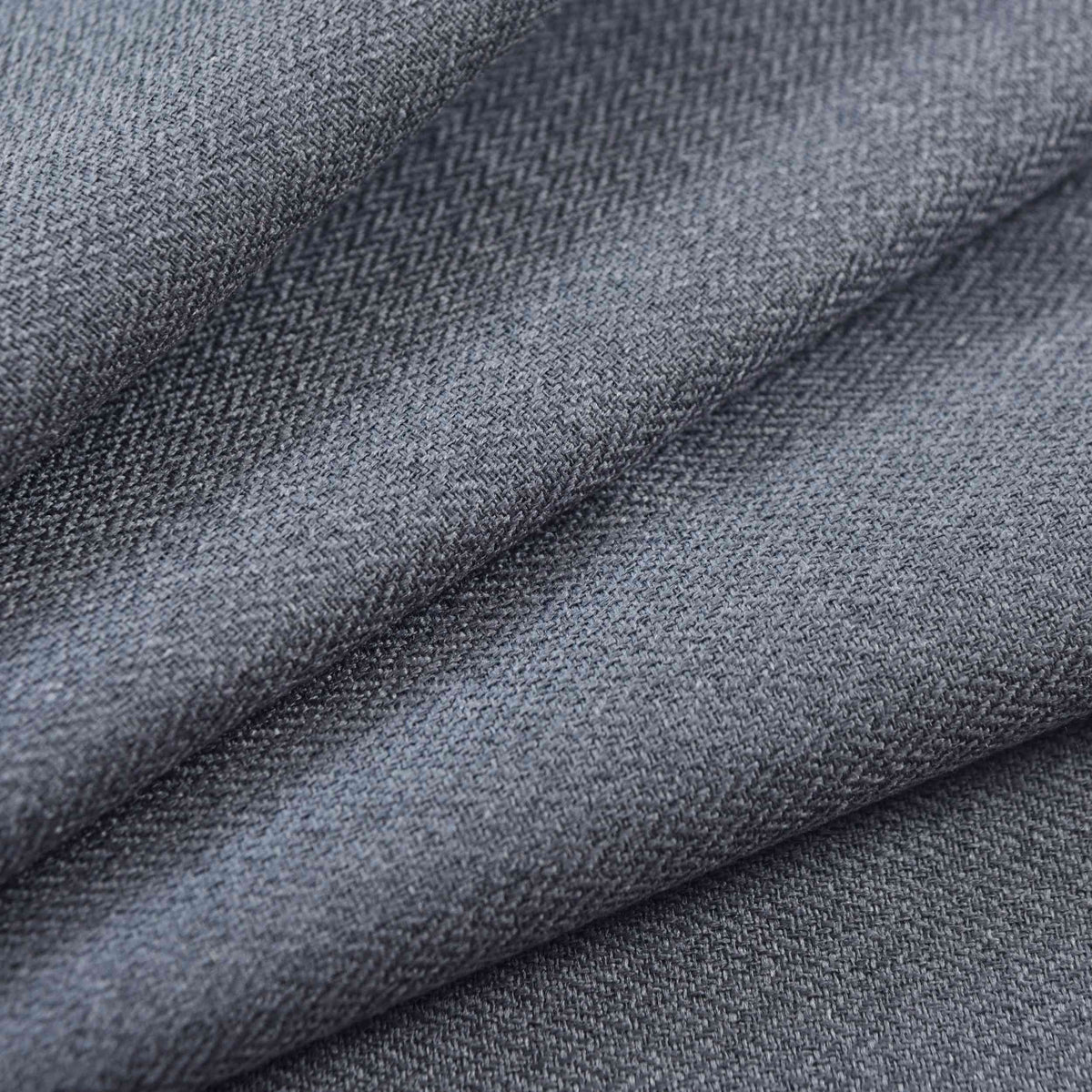 2er Set Verdunkelungsvorhänge Ösen Raffhalter 100% Verdunkelung Blackout »München Dark« Dreischichtige Bindung Fischgrätmuster 202410-2 Vorhang Img7025_62d26c1e-1b83-4477-819f-c4c644e50ef1 | girdainenbox.com