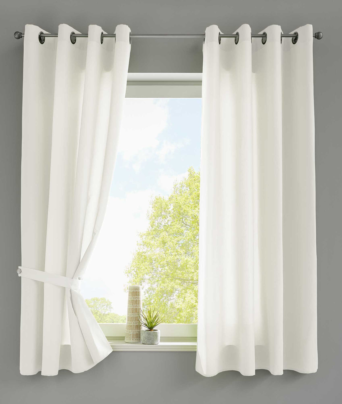 2er Set Vorhänge Schal Ösen »Berlin« Microsatin Lichtdurchlässig Uni Matt 20405N2 Creme HxB 175x140 cm Vorhang 20405N2creme-175_e9512c81-1c1d-4a81-88fa-8945a1c58e72 | girdainenbox.com