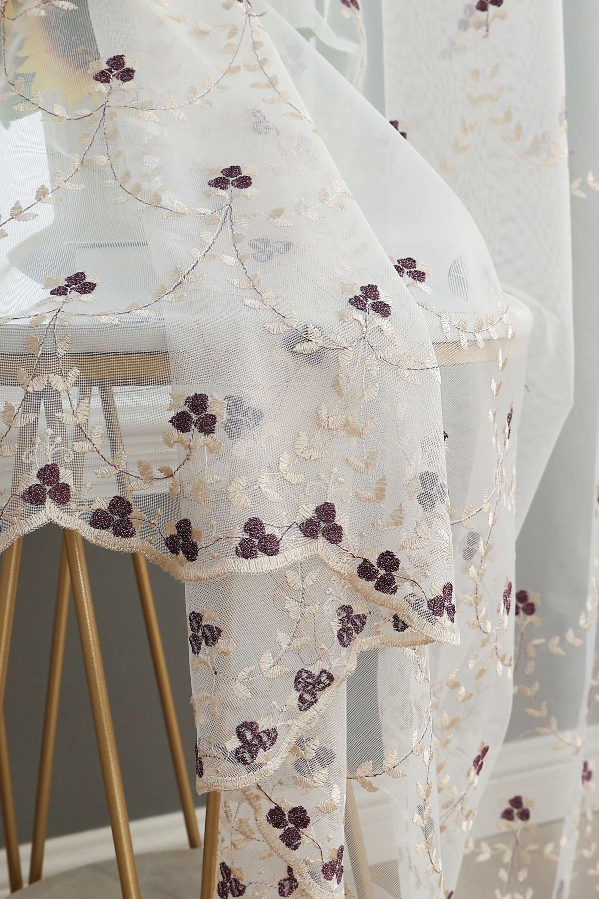 Gardine Raschel Stickerei Design »Florenz« Multiband für Gardinenschiene und Gardinenstange Elegante Fensterdekoration 2023200 Gardinenschal 593A0191 | girdainenbox.com