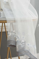 Gardine Raschel Stickerei Design »Florenz« Multiband für Gardinenschiene und Gardinenstange Elegante Fensterdekoration 2023200 Gardinenschal 593A0205 | girdainenbox.com