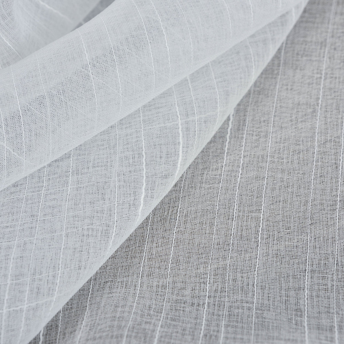 Gardine »Dresden« Ösen HxB 245x135 cm Natur Raffhalter filigran leicht modern elegant Linienmuster 202440 Gardinenschal Img7331 | girdainenbox.com